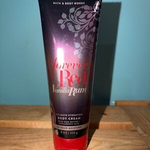 FOREVER RED VANILLA RUM Bath & Body Works Body Cream